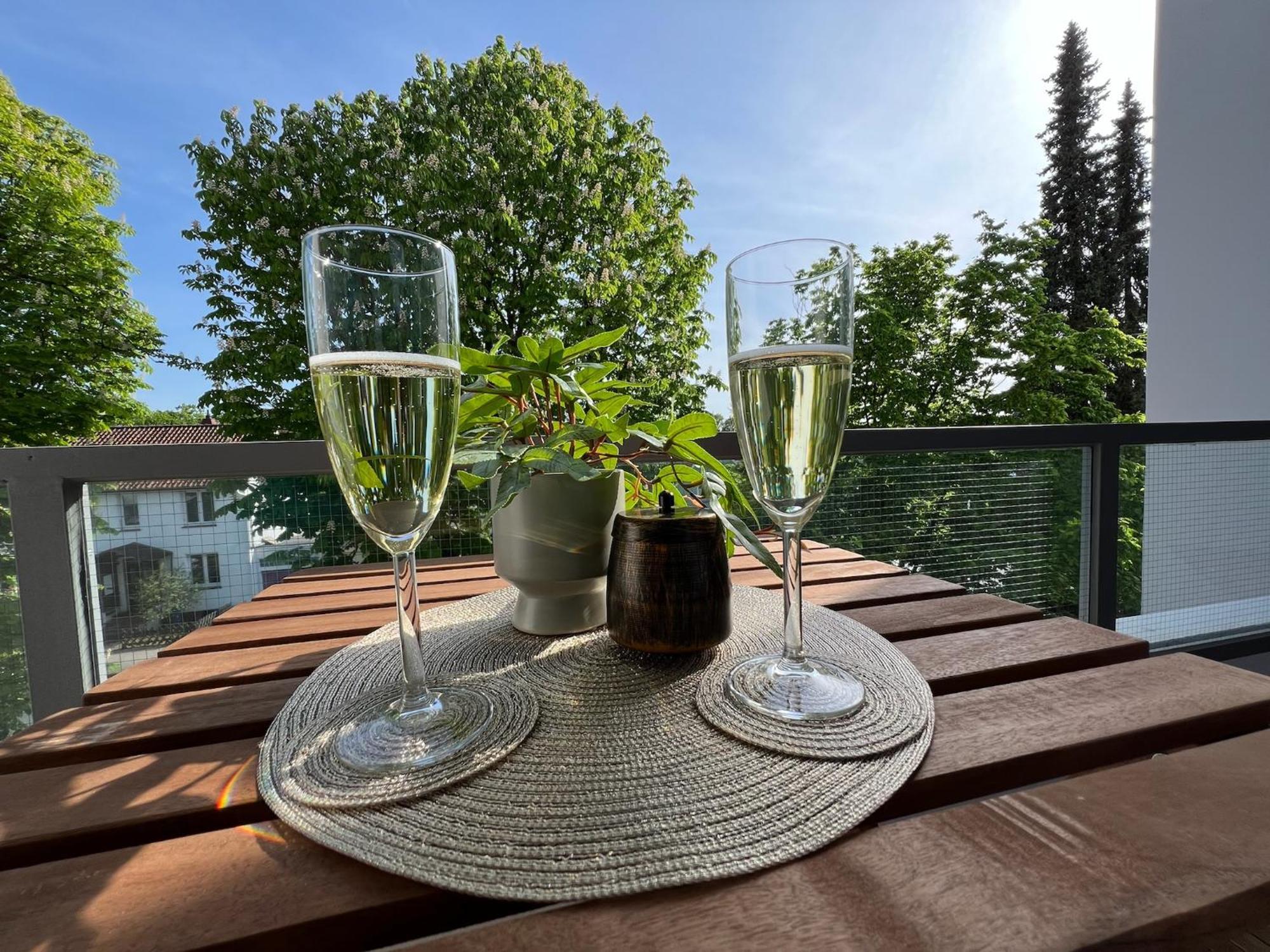 W&D Living - Fewo Kleines Italien Mit Parkplatz Und Balkon Celle Zewnętrze zdjęcie